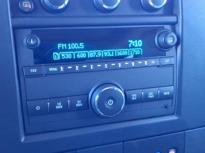 2025 Chevrolet Express Passenger 3500 1LS