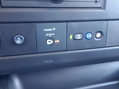 2025 Chevrolet Express Passenger 3500 1LS