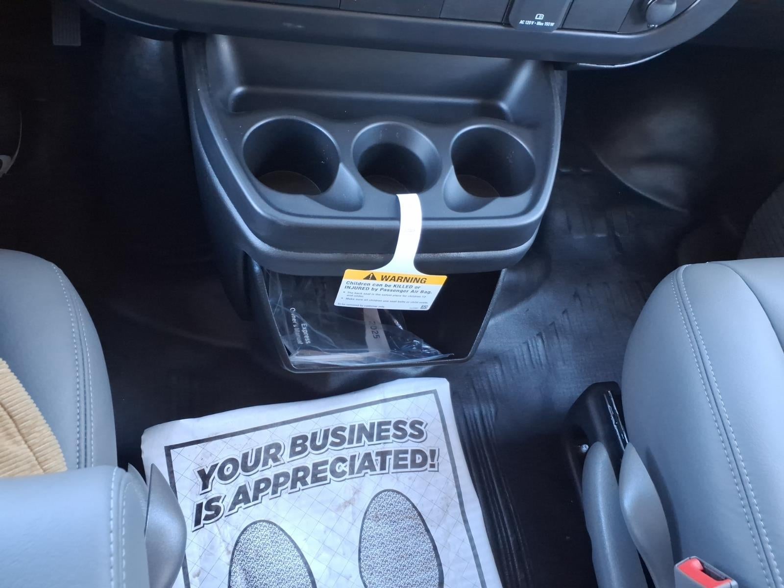 2025 Chevrolet Express Passenger 3500 1LS