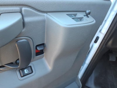 2025 Chevrolet Express Passenger 3500 1LS