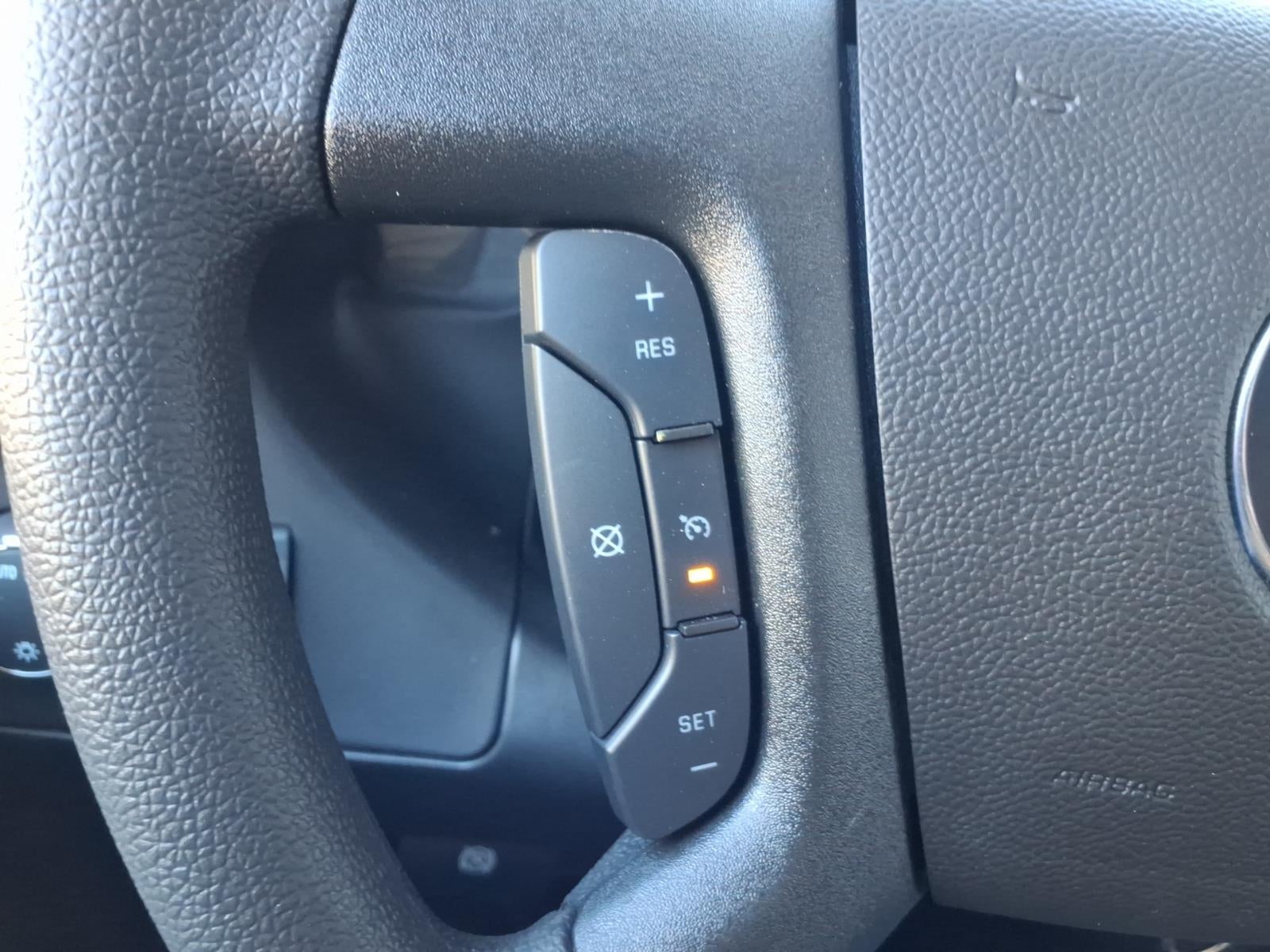 2025 Chevrolet Express Passenger 3500 1LS