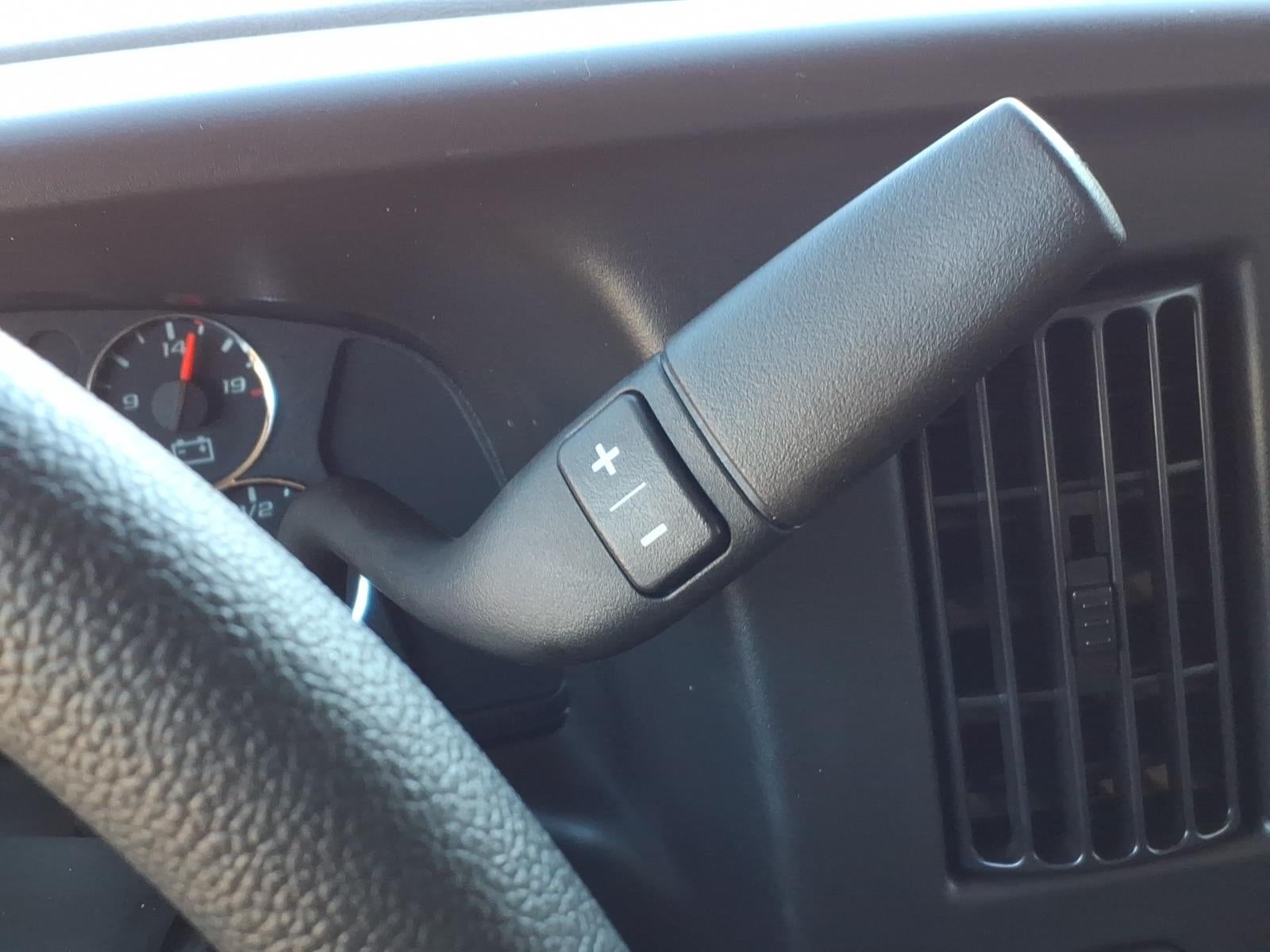 2025 Chevrolet Express Passenger 3500 1LS